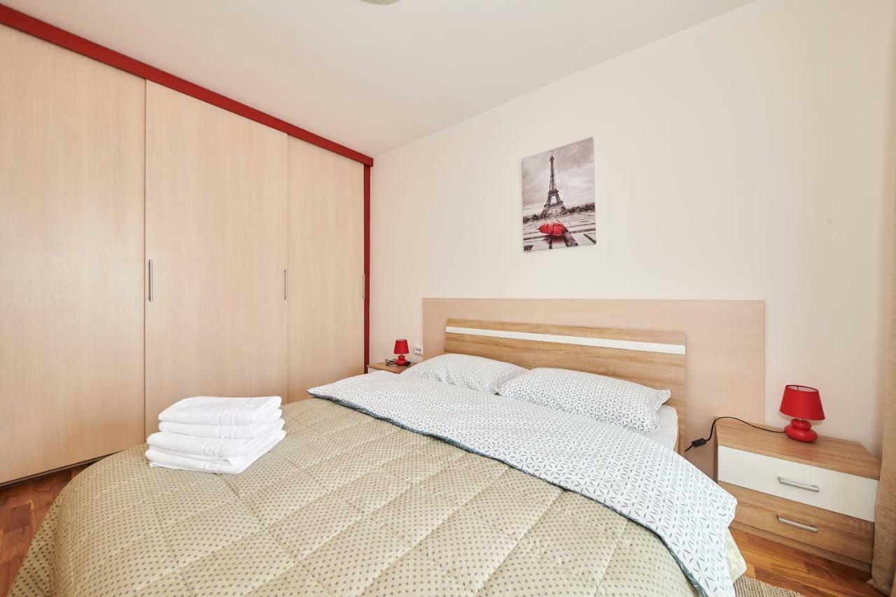 Apartman Moela 23 & 24 *
